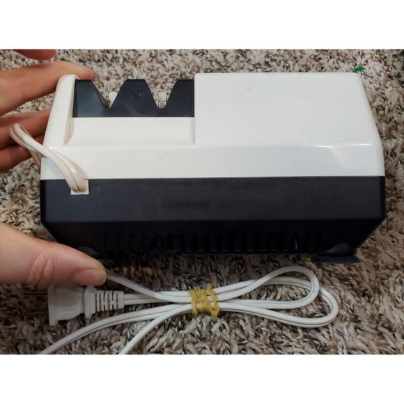 Chef's Choice 300 Knife Sharpener - Picture 6 of 6